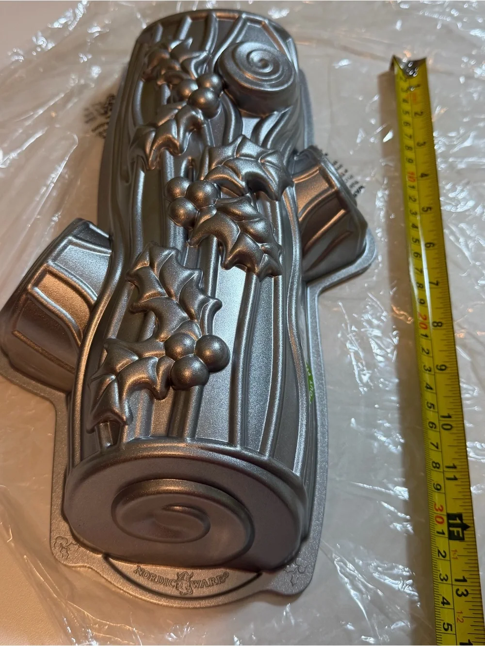 NordicWare Buche De Noel Yule Log Cake Pan Cast Aluminum 9 Cup Holiday Christmas